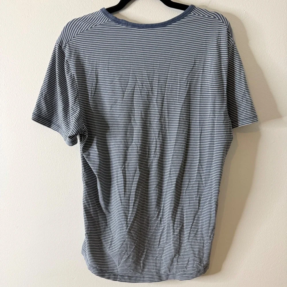Lululemon Mens Striped Short Sleeve Crewneck T-Shirt Blue White Size L‎